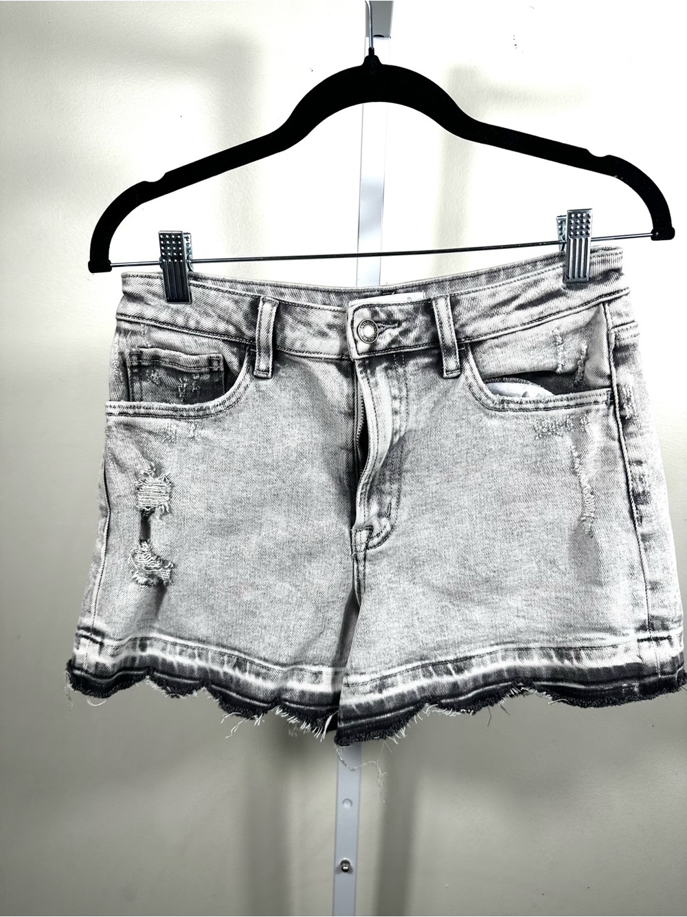 X410. VERVET Los Angeles Gray Acid Wash Distressed Denim Shorts